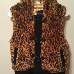 Faux Fur hooded vest leopard print M